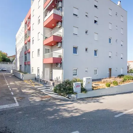 Matmar Apartment Split