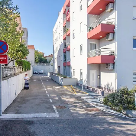 Matmar Apartment Split